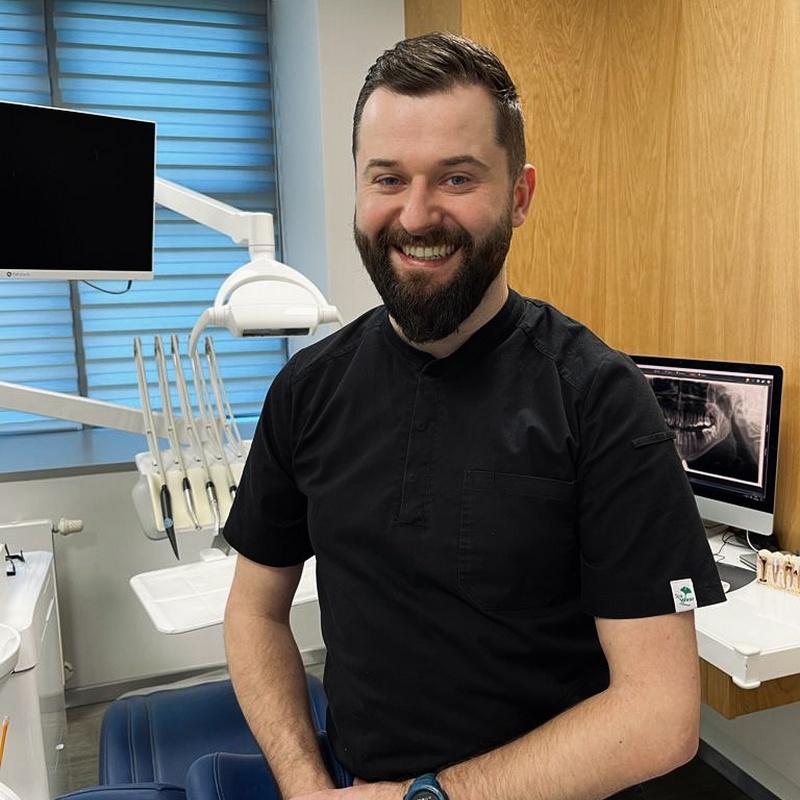 Dentysta Mateusz Marzec Promedica